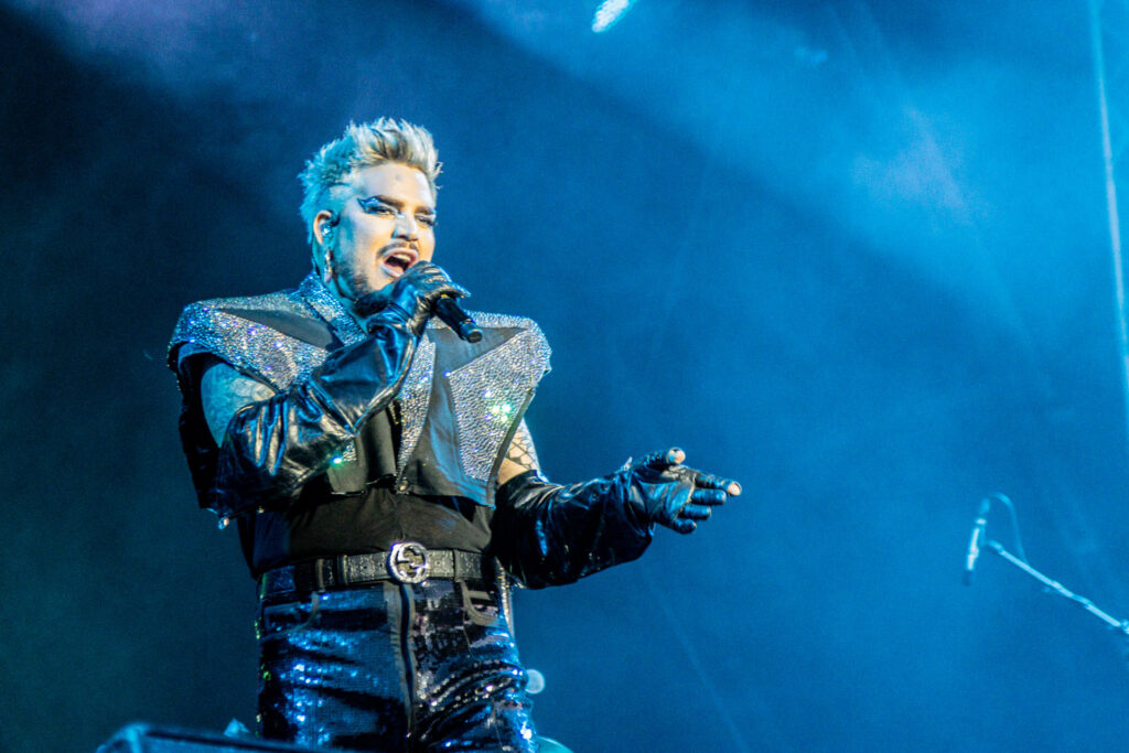 Adam Lambert fué sin duda uno de los mas aclamados.